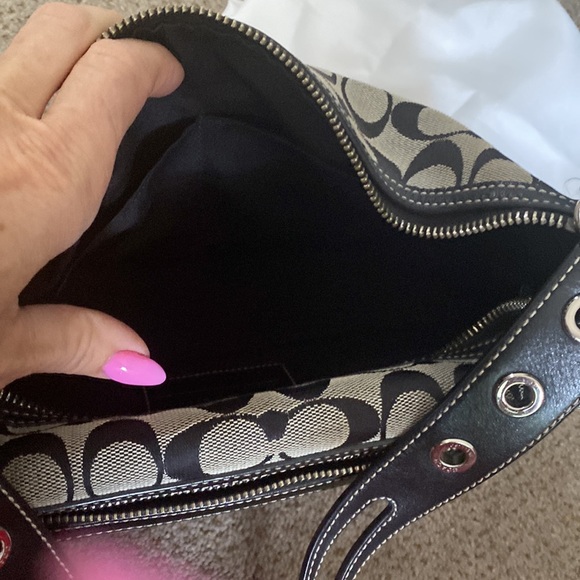 Coach Print Black Handbag - Picture 4 of 4
